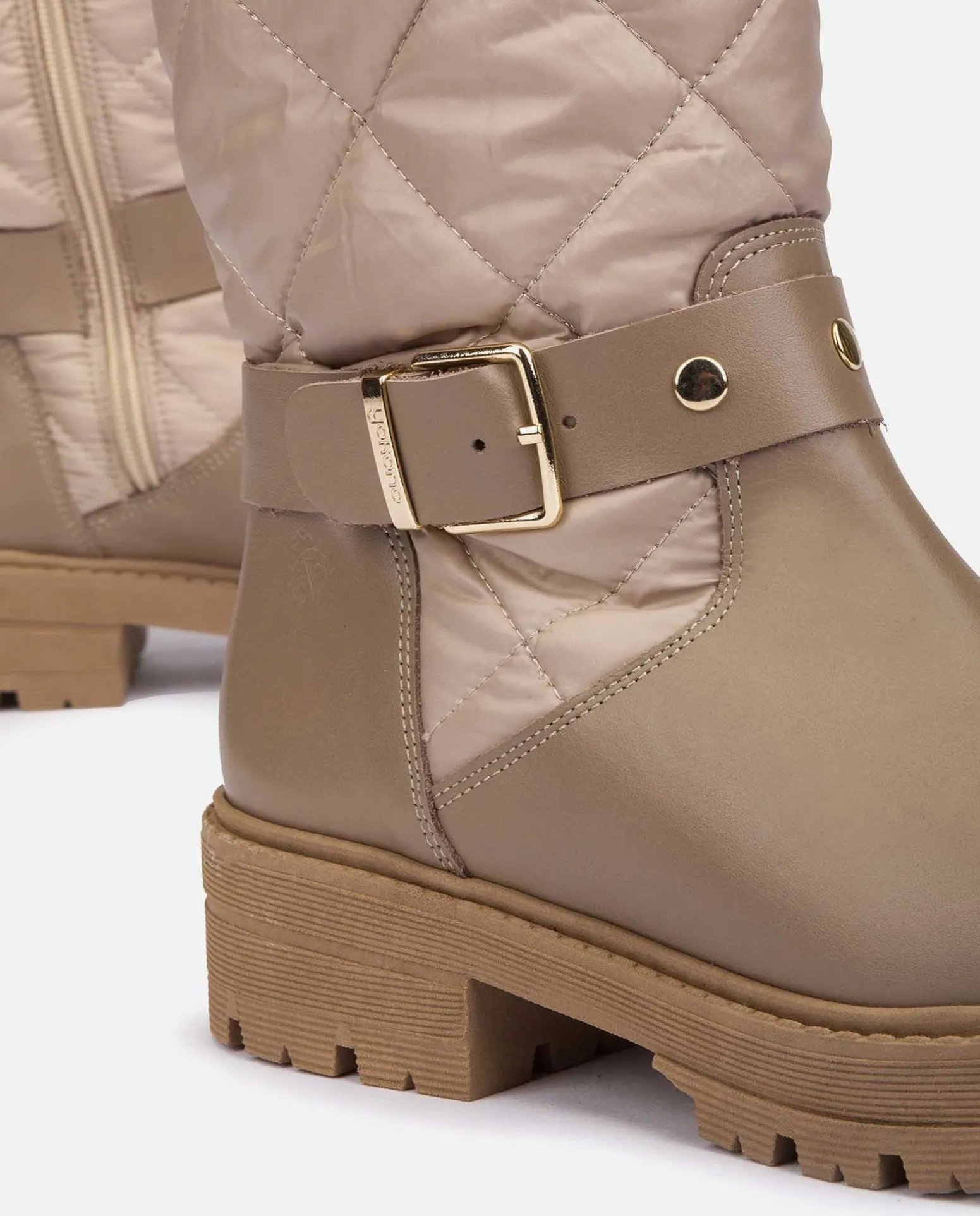 Botín Plano BERNA-003 Beige