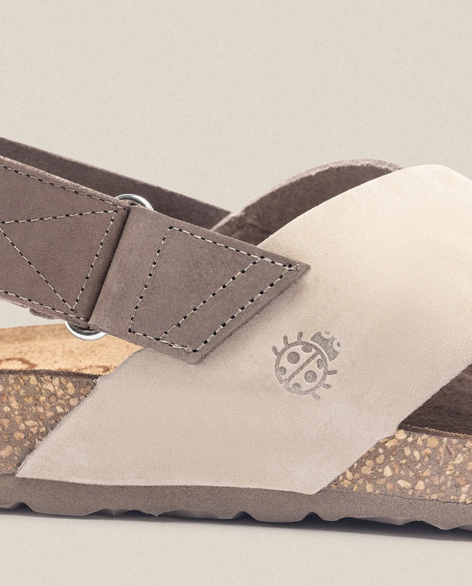 Sandalia Plana Jerba 134 Beige