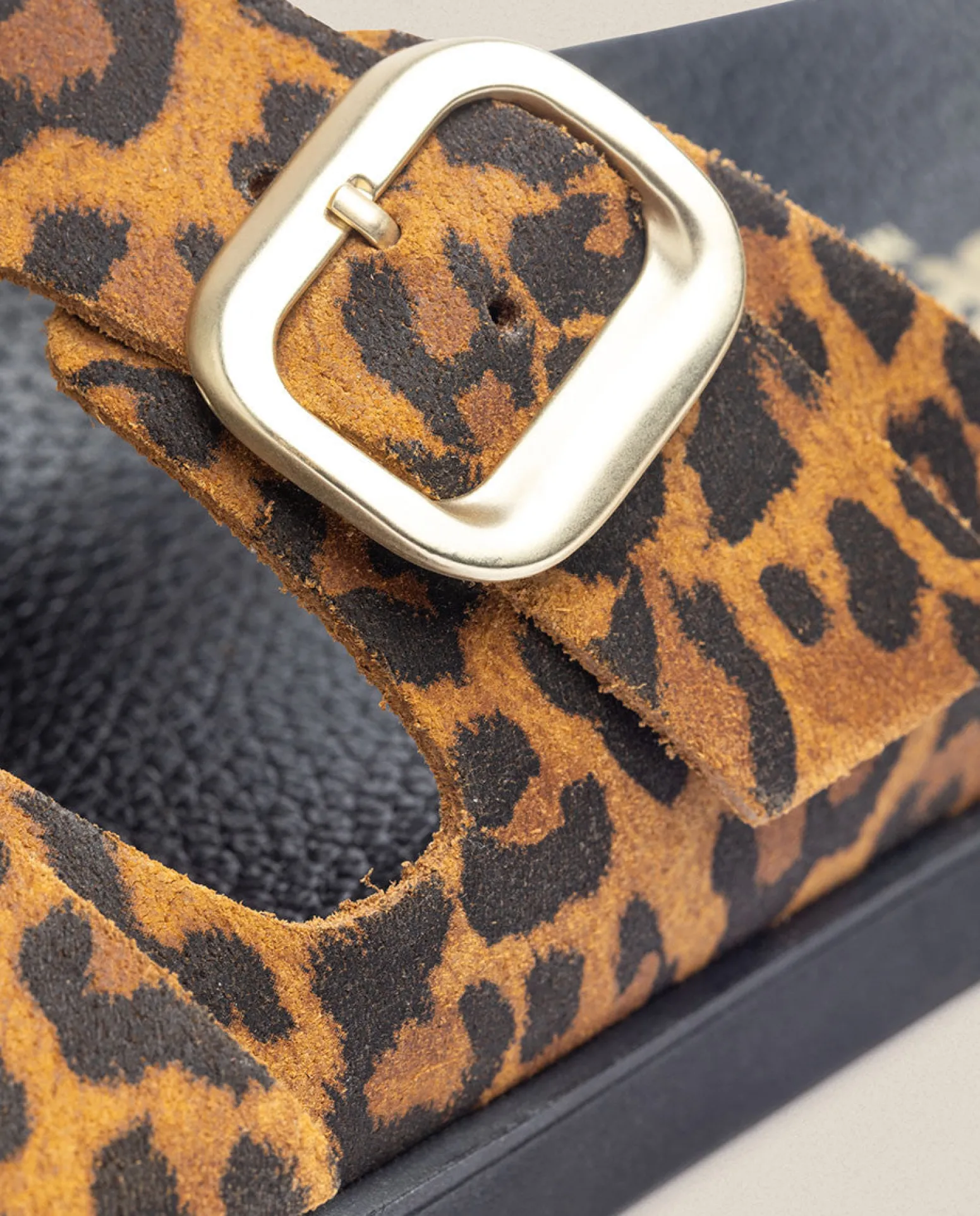 Sandalia Plana Morena 700 Leopardo