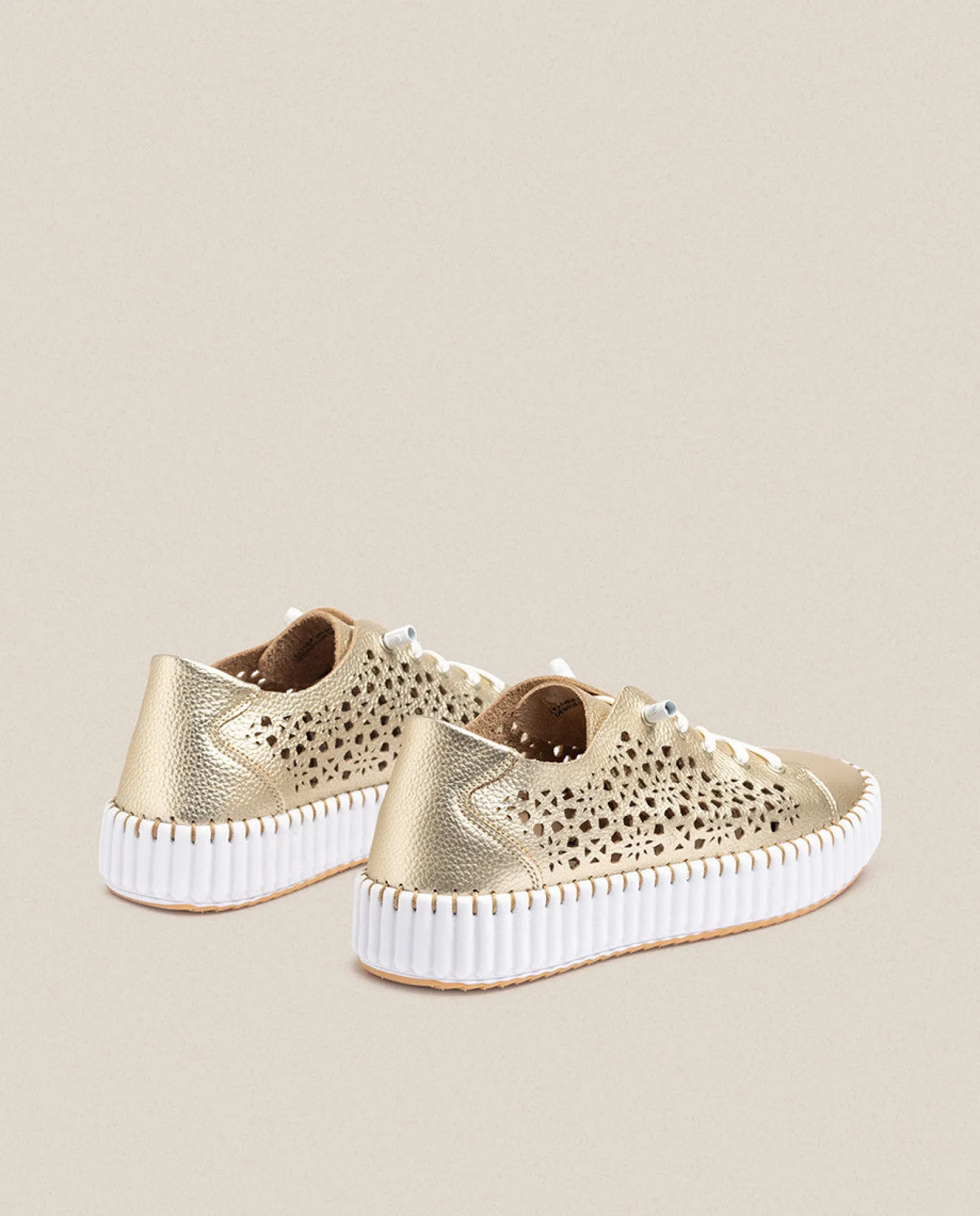 Zapato Plano Sintra 002 Dorado